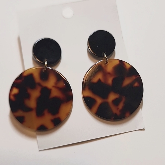 Jewelry - Round Tortoise Shell Earrings